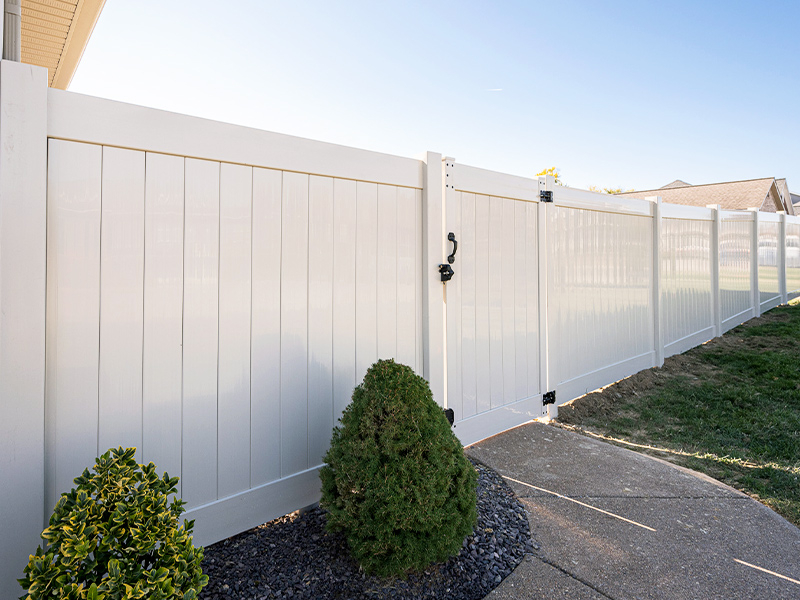 Vinyl Fence Contractor in Southeast Louisiana